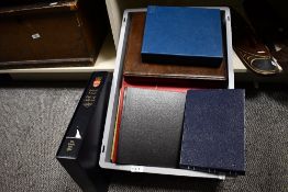 GB & WORLD COLLECTIONS 11 IN TOTAL ALL ERAS SEEN Tub with various collections including Europa,