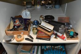 A large selection of late 19th to early 20th-century gentleman's sundrywares, to feature a