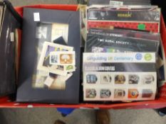 GB & WORLDWIDE TO INCLUDE 2000's GB PRESENTATION PACKS, ALBUMS ETC Sorter box with various albums