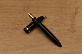 A Sheaffer 5-30 short lever fill fountain pen in Black with single band to ring top cap having