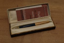 A boxed Parker 51 clutch pencil in Teal with Rolled Golled converging lined cap. Good chalk marks