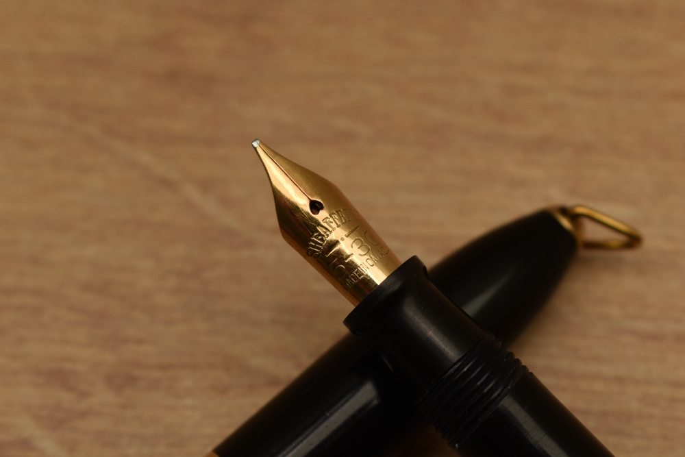 A Sheaffer 5-30 short lever fill fountain pen in Black with single band to ring top cap having - Image 2 of 3