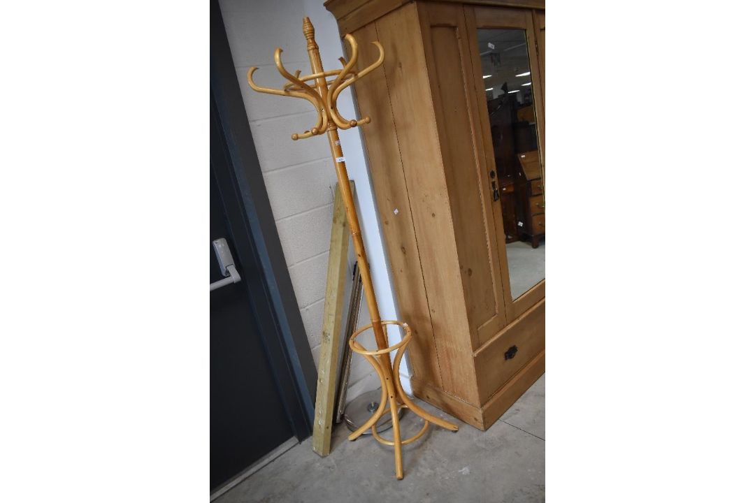 A modern bentwood hat stand , light stain - Image 1 of 3