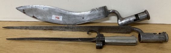 WW1-period French M1886 model Label Bayonet, cruciform 28cm blade tarnish and rusted but retaining