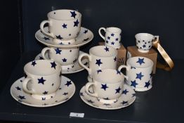 A selection of 20th-century Emma Bridgewater Pottery 'Blue Star' ware, to feature a 1/2 pint and 1/4