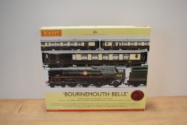 A Hornby R2300 Bournemouth Belle Train Pack in OO gauge. Item no. R2300. This set includes a BR 4-