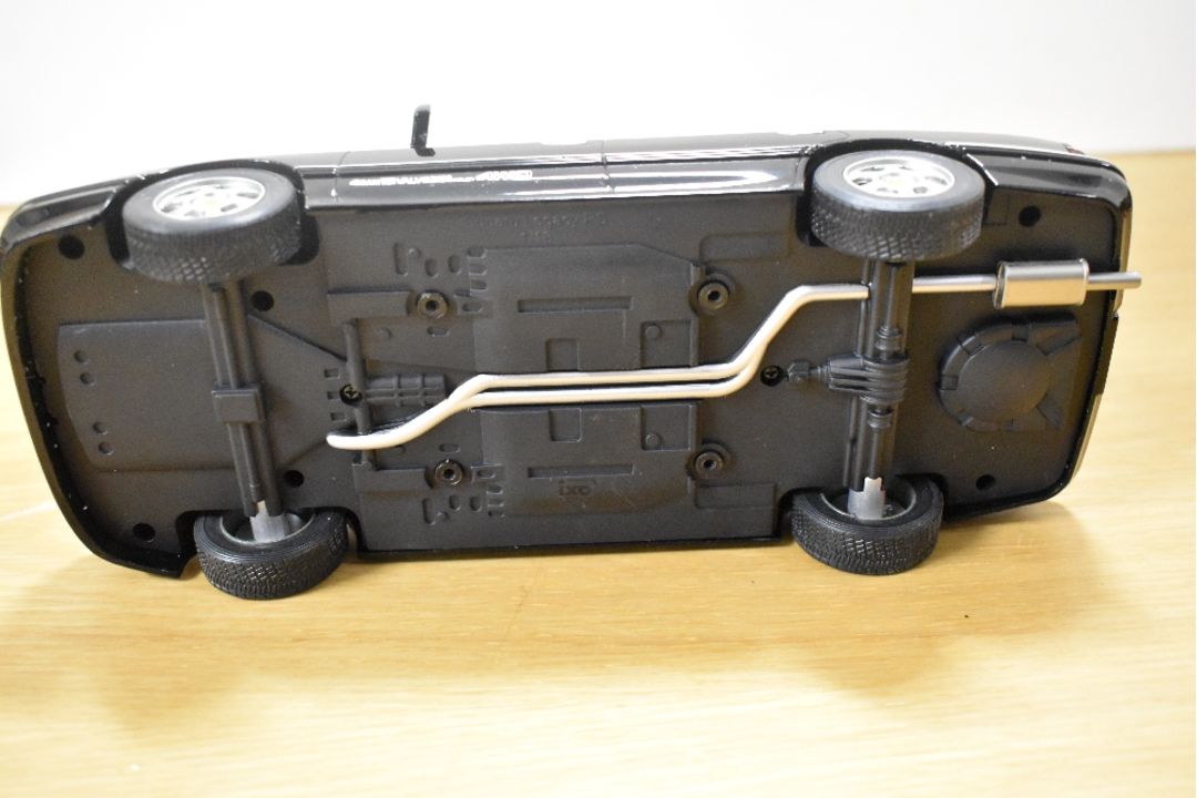 IXO 1:18 Scale Die-cast, 18CMC131A.22 Subura Legacy RS1991 Black, boxed with internal packaging - Image 4 of 4