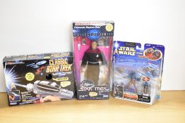 Star Trek & Star Wars Collectables, Playmates 6118 Star Trek Classic Phaser Starfleet Standard Issue
