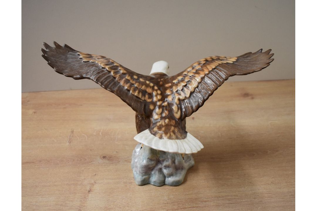 A Beswick Pottery 'Bald Eagle' study model number 1018 designed by Arthur Gredington in brown and - Image 3 of 4