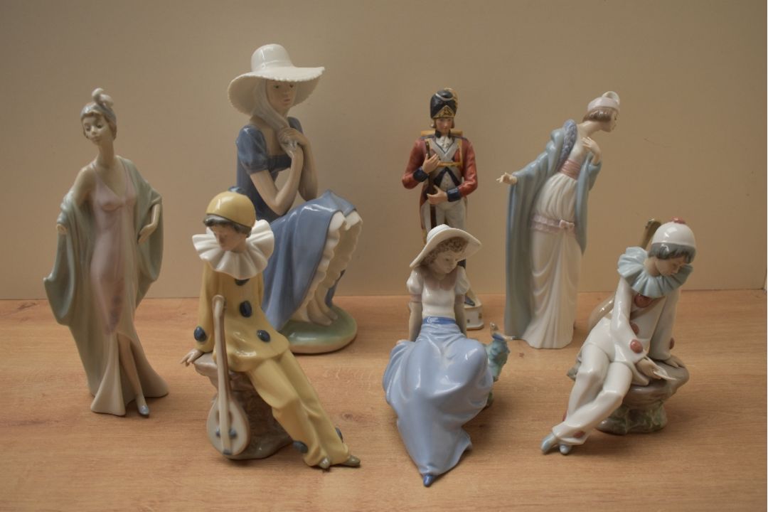 A group of Lladro, Nao by Lladro and similar porcelain figures/figurines to include 'La - Image 1 of 5
