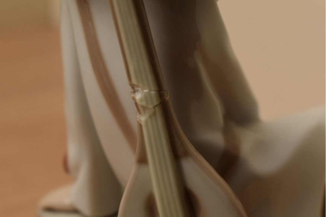 A group of Lladro, Nao by Lladro and similar porcelain figures/figurines to include 'La - Image 3 of 5