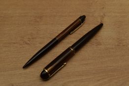 A Wahl Eversharp Skyline lever fill fountain pen and pencil set in Brown stripe with single cap band