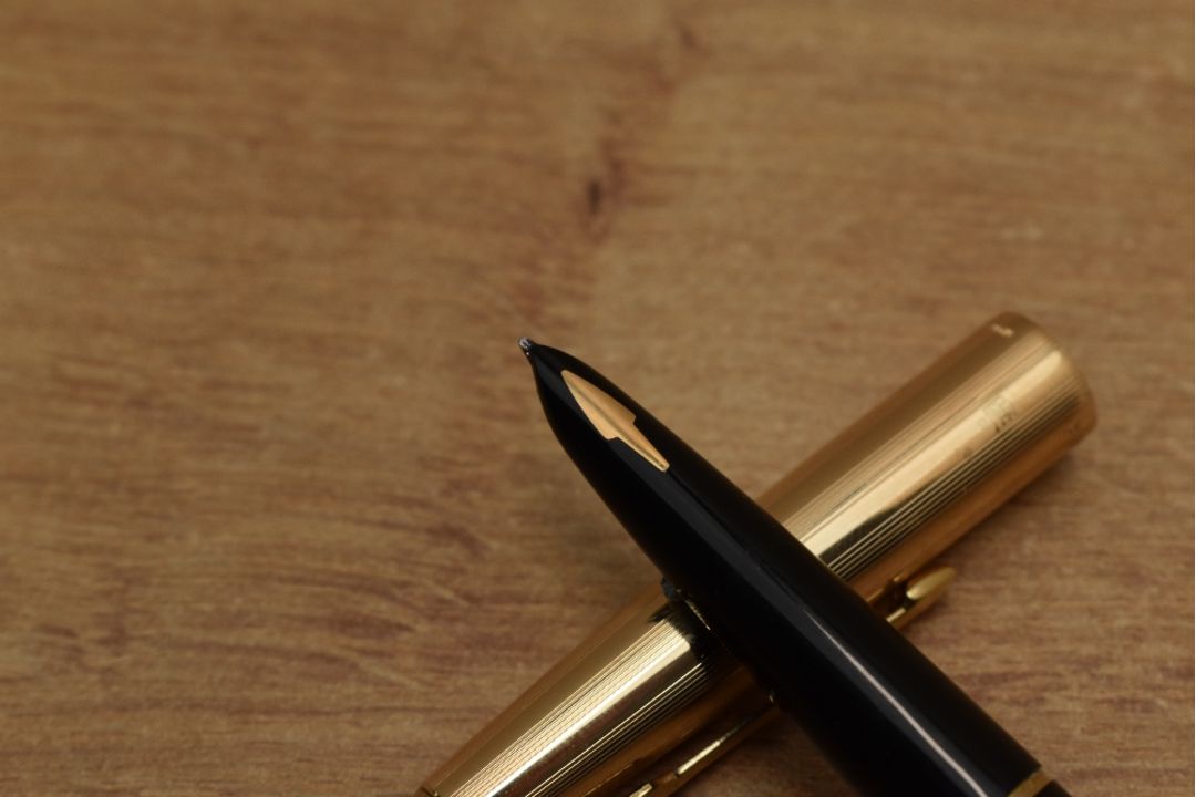 A boxed Parker 61 Custom Insignia capillary fill fountain pen, ballpoint pen and pencil set in Black - Image 3 of 3