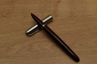A Parker 51 vacumatic fill fountain pen in Cordovan Brown with lustraloy cap. Circa 1948. Slight