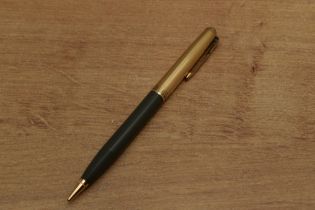 A Parker rotary Vacumatic pencil in Dove Grey with gold filled parallel lined cap. Circa 1945