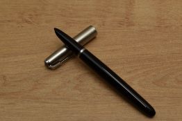 A Parker 51 Aerometric fill fountain pen in Black with lustraloy cap. Circa 1946