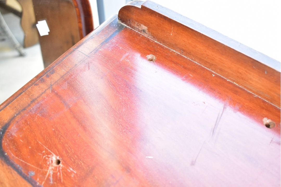 A Victorian mahogany dressing table, mirror and jewellery drawers can be easily removed to utilise - Image 4 of 6