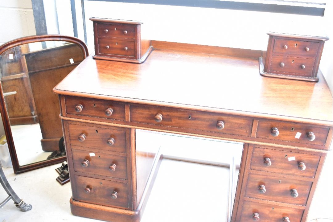 A Victorian mahogany dressing table, mirror and jewellery drawers can be easily removed to utilise - Image 1 of 6