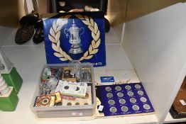 A selection of mixed commemorative coins, medals and reproduction ancient coins, collectible