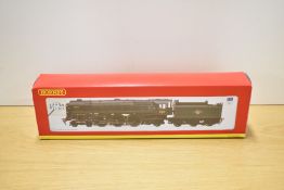 A Hornby OO gauge BR Standard Class 7 Britannia Class 4-6-2 locomotive and tender Apollo R2717
