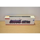A Hornby R2581 OO gauge BR 4-6-0 King Arthur Class N15 locomotive and tender Sir Gawain running