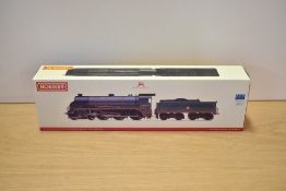 A Hornby R2581 OO gauge BR 4-6-0 King Arthur Class N15 locomotive and tender Sir Gawain running