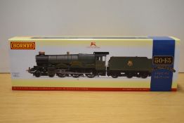 A Hornby OO gauge special edition Castle Class 7P No. 5043 Earl of Mount Edgcumbe locomotive and