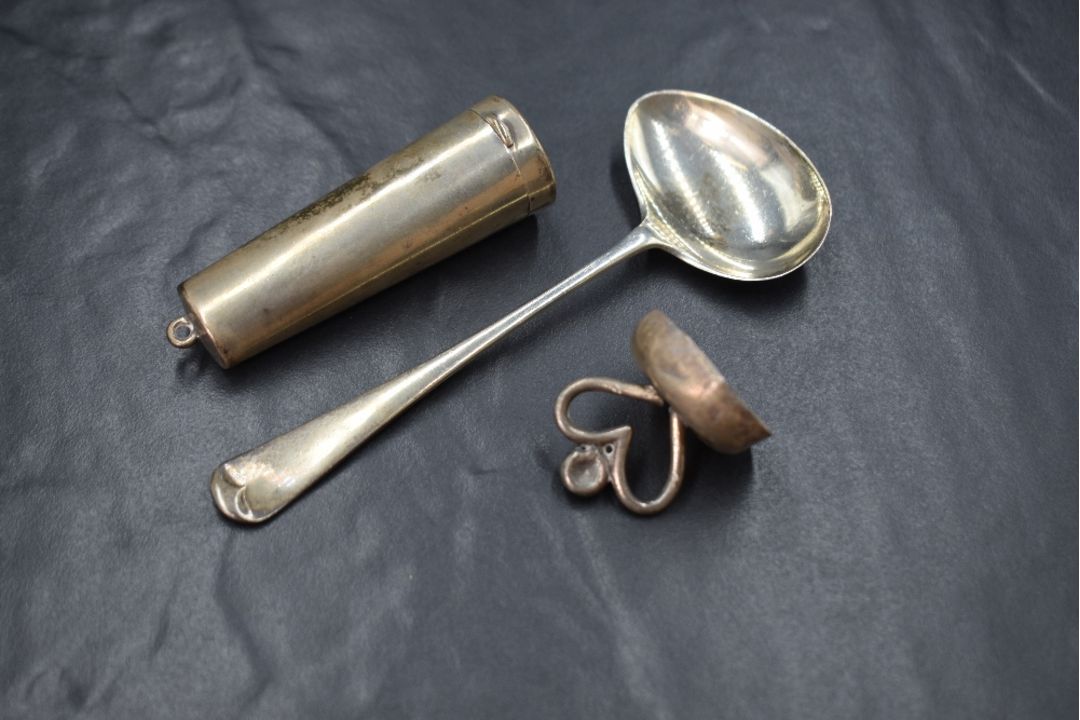 An Edwardian silver cheroot case, of traditional form, marks for Birmingham 1902, maker Samuel M