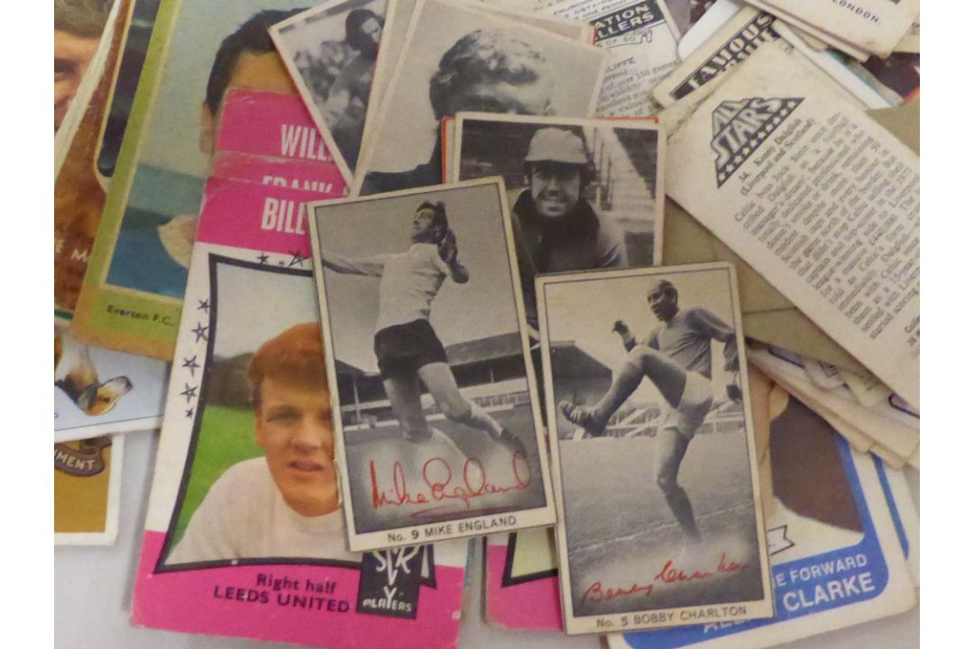 TRADE CARDS: FOOTBALL BOX OF FOOTBALLING TRADE AND CIGARETTE CARDS VARIOUS PUBLISHERS Crammed full - Image 4 of 5