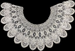 A 19th century Victorian Bertha lace collar, of large size, with round shape, scalloped edge and