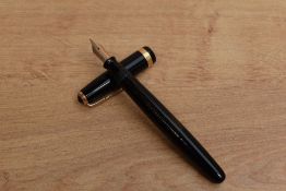 A Parker Vacumatic in Black with single band and diamond clip cap having Parker USA 5 nib. Circa
