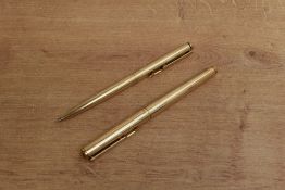 A Parker Rialto converter fill fountain pen and pencil Shell presentation set in gold lined pattern.