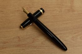 A Parker Duofold Maxima aerometric fill fountain pen in Black with a broad decorative cap band