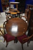 An early 20th Century mahogany gateleg dining table having oval top, open size approx. 150 x 105cm