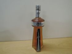 CN Tower 1971 La Tour CN Canadian Blended Whisky, McGuinness Distillers Limited, Toronto, Canada,