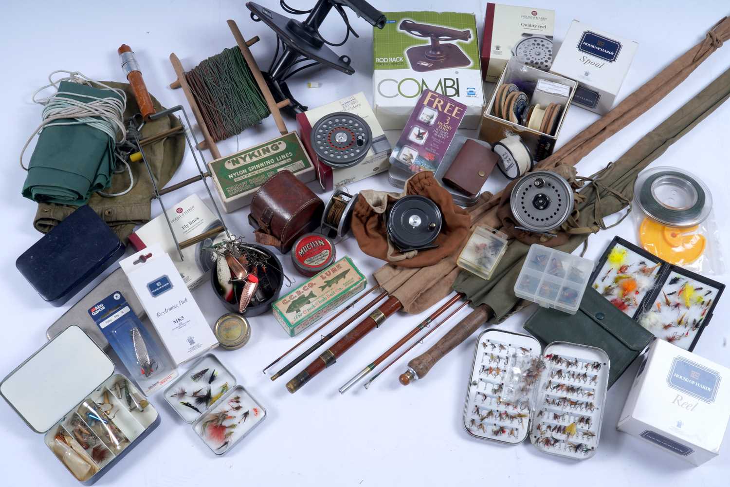 A collection of fishing tackle - Image 8 of 13