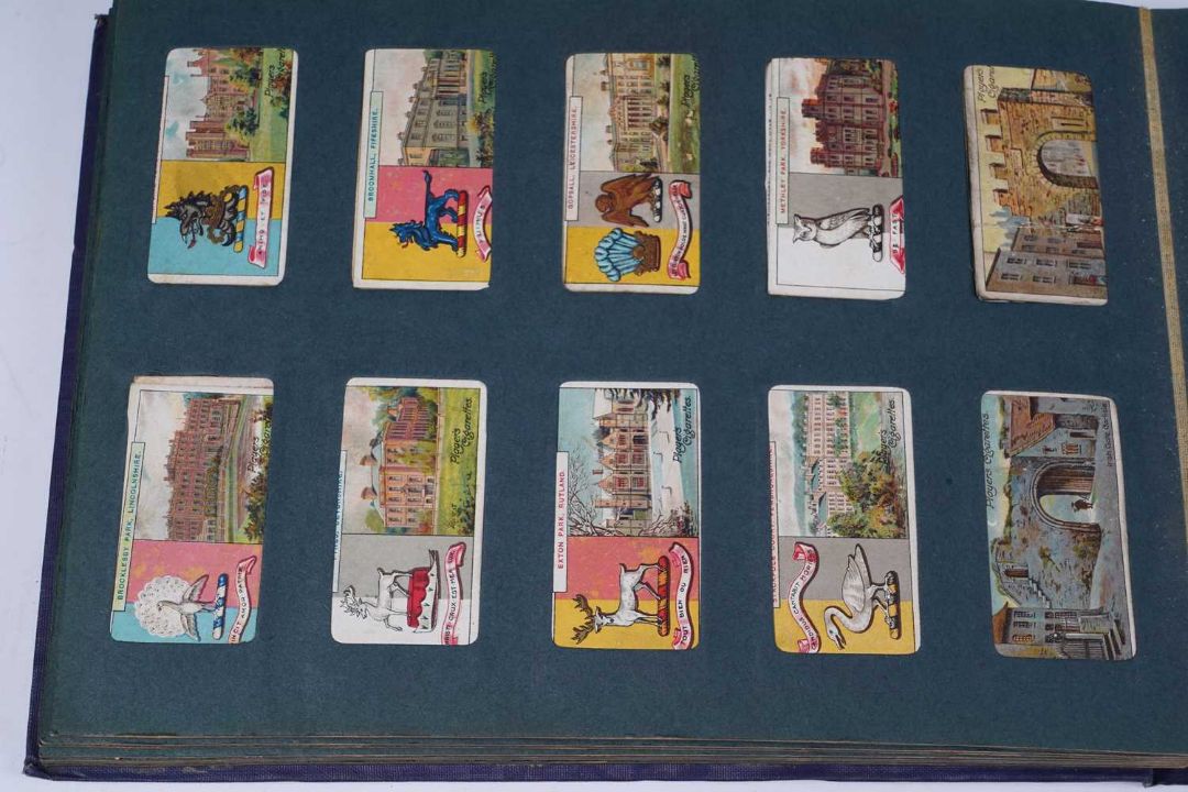 A collection of cigarette cards - Image 11 of 25