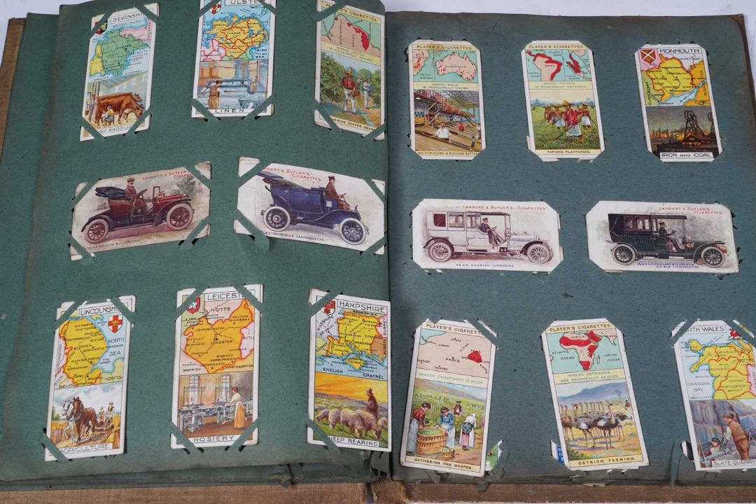 A collection of cigarette cards - Image 24 of 25