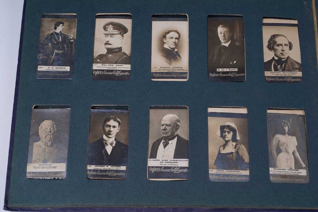 A collection of cigarette cards - Image 4 of 25