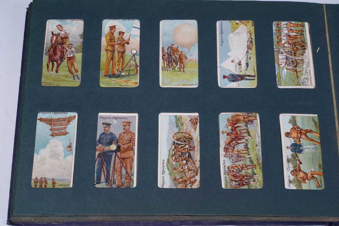 A collection of cigarette cards - Image 14 of 25