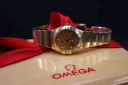 Fine and Antique Auction to include Jewellery, Silver, Ceramics, Glass, Paintings, Furniture, Clocks, Works of Art, Books, Sporting Memorabilia