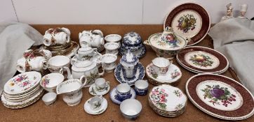 A Royal Crown derby Vine pattern part tea service together with a Royal Albert Old Country Roses