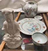 A Chinese porcelain teapot and cover decorated with figures together with a Chine porcelain plate,