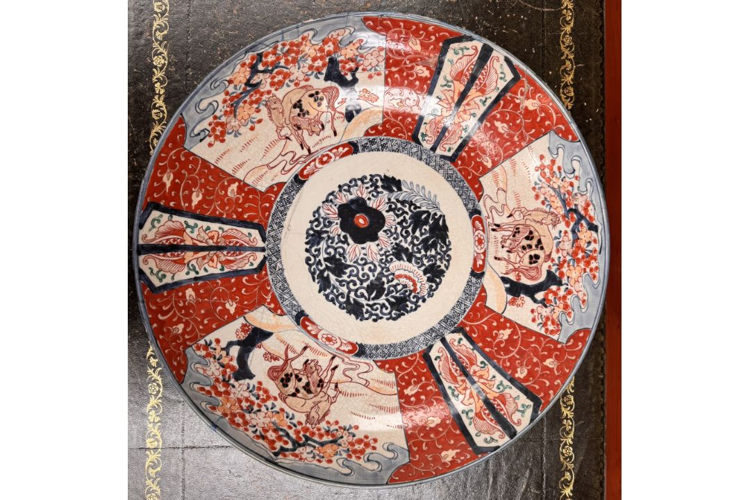 A Japanese Imari charger decorated with horses amongst foliage, 46. - Image 1 of 2