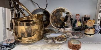 A brass coal scuttle together with a brass fireside tidy,