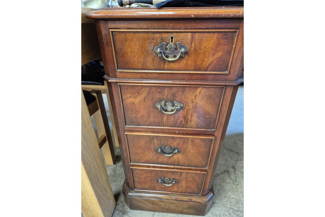 A Charles Barr reproduction pedestal desk with a leather inset inverted breakfront top above a - Image 5 of 8