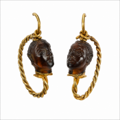 FANTASTIC PAIR OF ROMAN GOLD AND GARNET CARVED EARRINGS