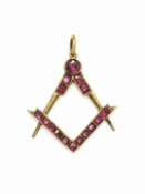 ANTIQUE MASONIC GARNET GOLD PENDANT