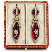 VERY FINE PAIR OF ANTIQUE DIAMOND AND GARNET DROP EARRINGS