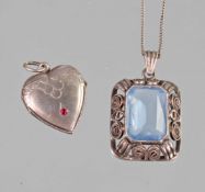 2 Silber Anhänger und eine Kette